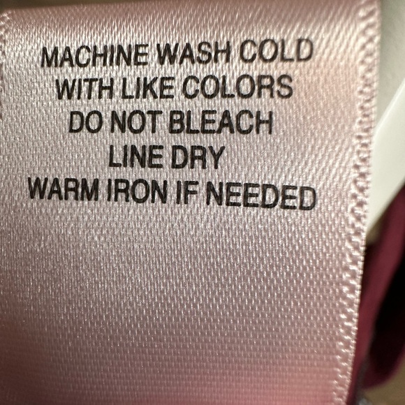 Roz & ali V-neck pull over top w/2 front pockets and 3/4 sleeves Large petite - Picture 9 of 10